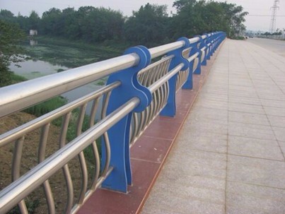 德州不銹鋼復(fù)合管護(hù)欄 德州不銹鋼復(fù)合管護(hù)欄